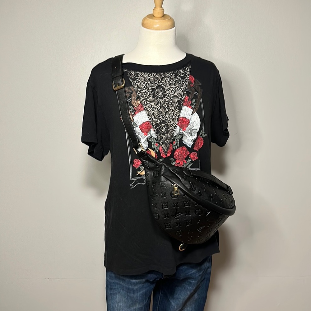 Super cute express v neck
